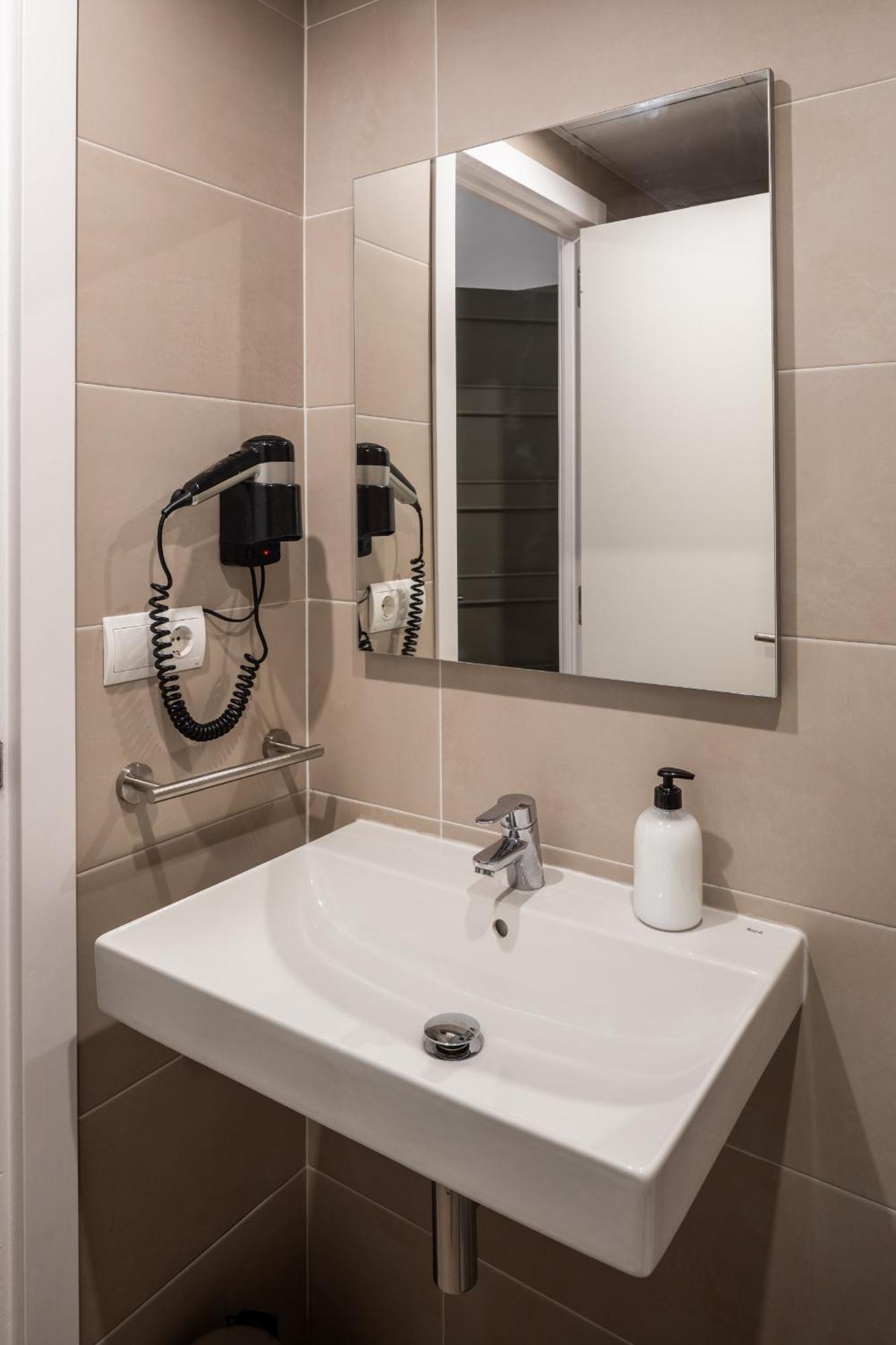 Hostal Alicante Сан-Антоніо Екстер'єр фото