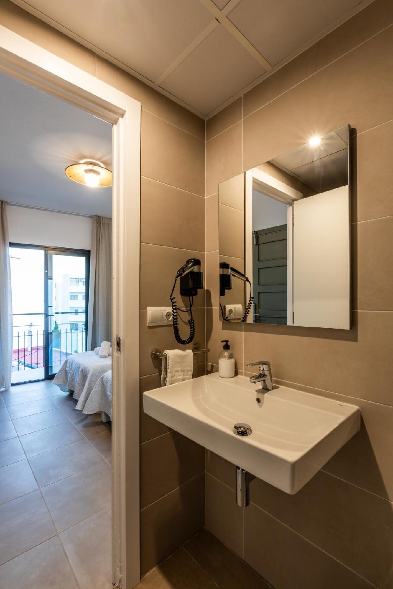 Hostal Alicante Сан-Антоніо Екстер'єр фото